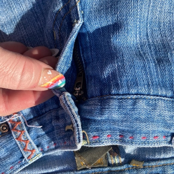 SWITCH USA | Heaven Low Rise Flare Embroidered Denim Jeans 28 - Picture 5 of 8